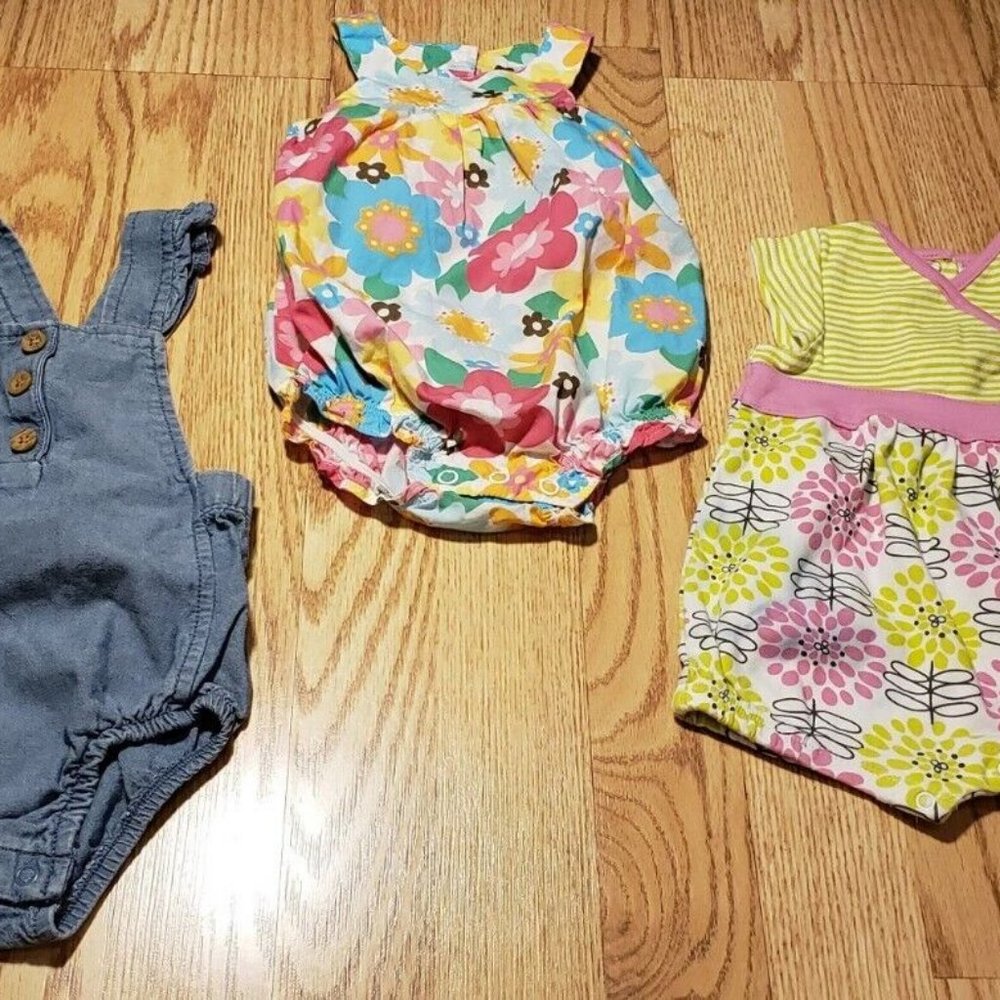 Baby Girls Rompers Lot of 3  Size: 6 Months  Carter's and Offspring